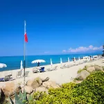 Lovely Apartment In Ricadi With Swimming Pool Appartement