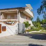 Lovely Apartment In Ricadi With Swimming Pool *
